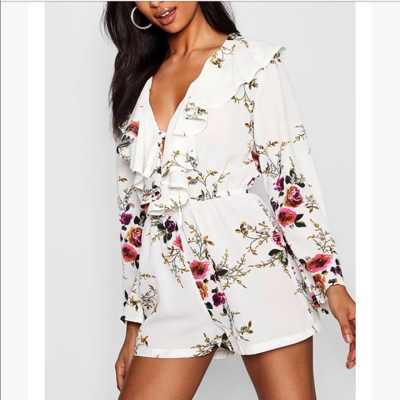 Boohoo Dresses & Skirts - Boohoo tall white floral long sleeved romper